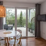 Osrodek Wypoczynkowy Swallow Apartment *